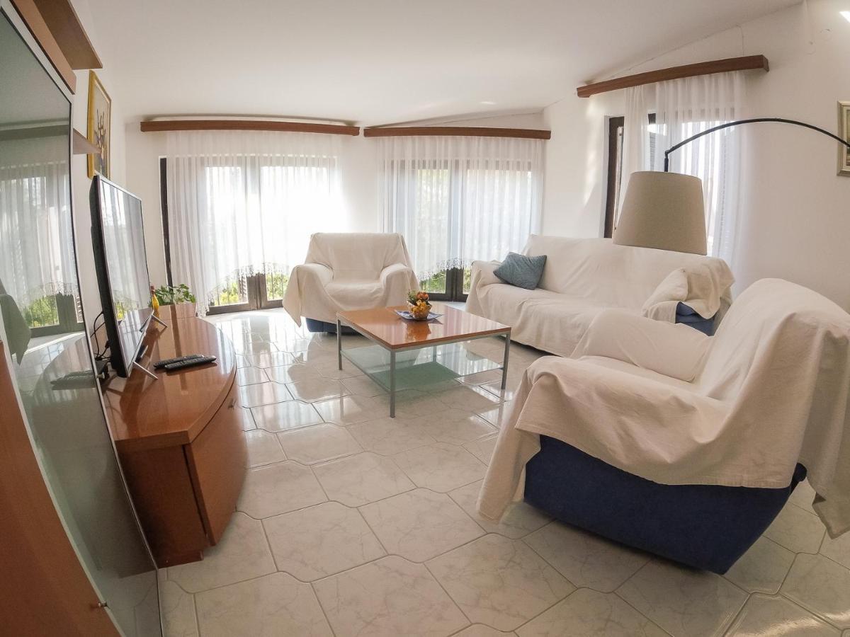 Apartment Maja Medulin Bagian luar foto